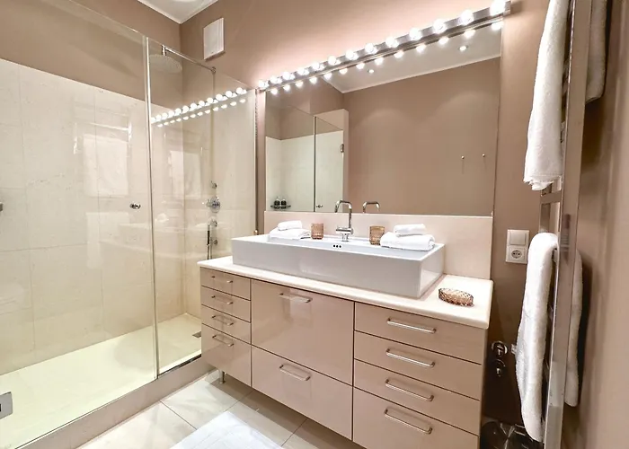 Turm Kaps Luxury Direkt Am Golfplatz By Belle Holiday home Kitzbuhel